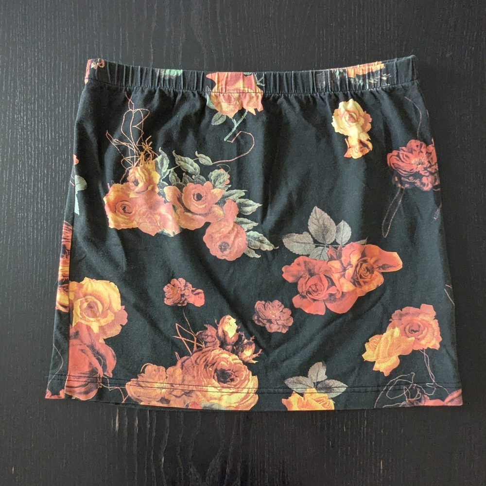 Urban Outfitters M Floral Black Mini Skirt Insight